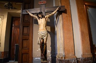 05 Statue Of Christ On The Cross Catedral Metropolitana Metropolitan Cathedral Buenos Aires.jpg